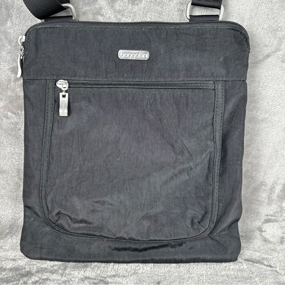 Baggallini Horizon‎ Crossbody Black Nylon Travel Purse Pockets Tan Interior EUC